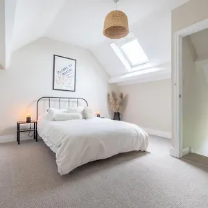  Holiday home Hillview House
